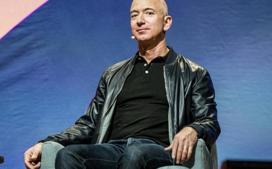 杰夫·贝佐斯（Jeff Bezos）卸任亚马逊首席执行官